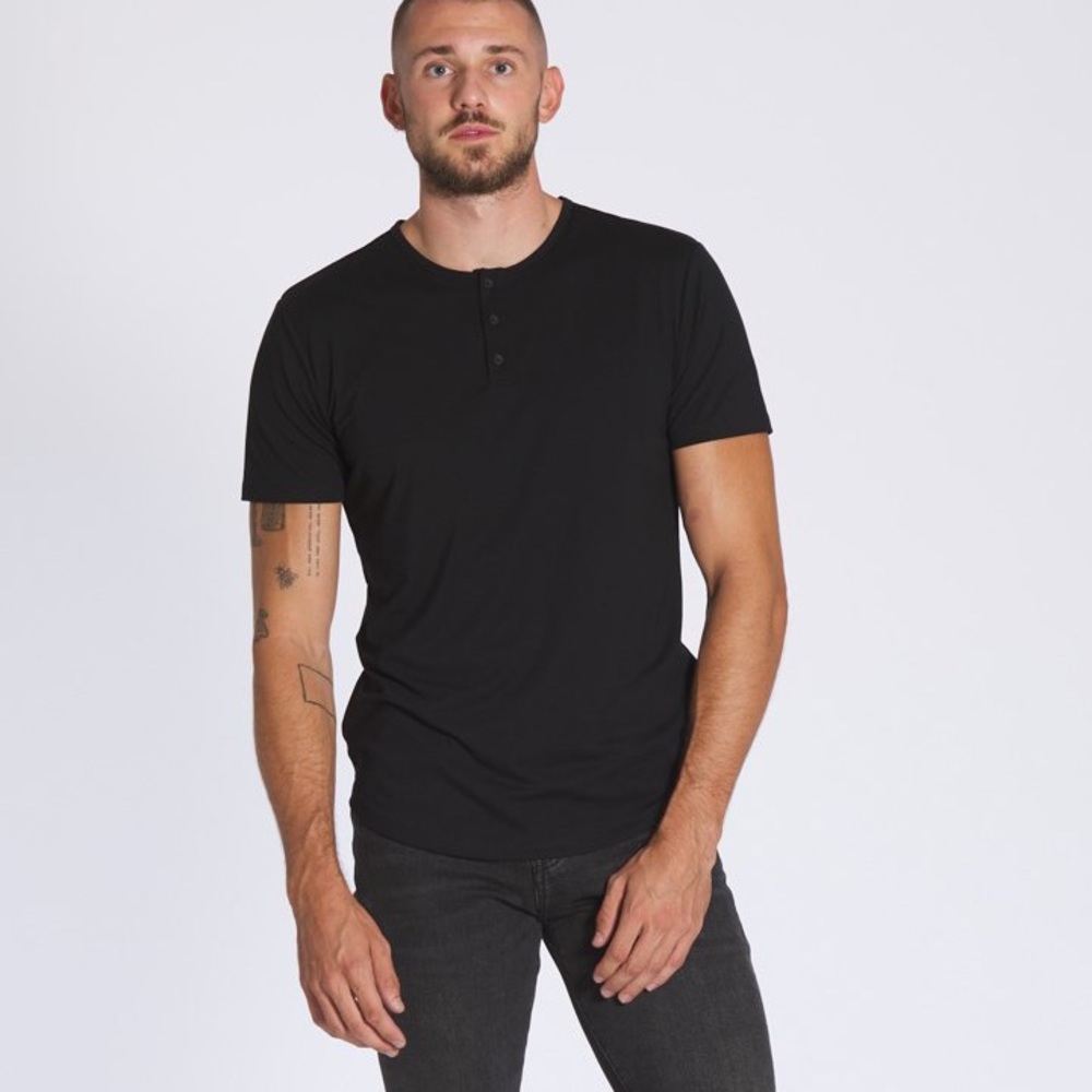 CUTS Henley Curve-Hem
